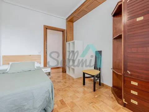 Piso de 153 m² en Oviedo