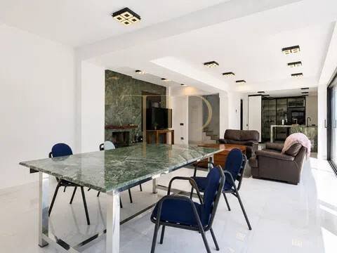 Casa de 350 m² en Castelldefels