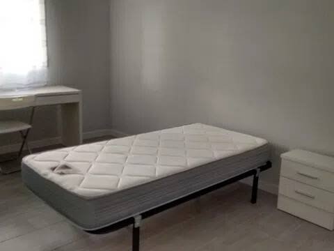 Кімната 95 м², Севільі