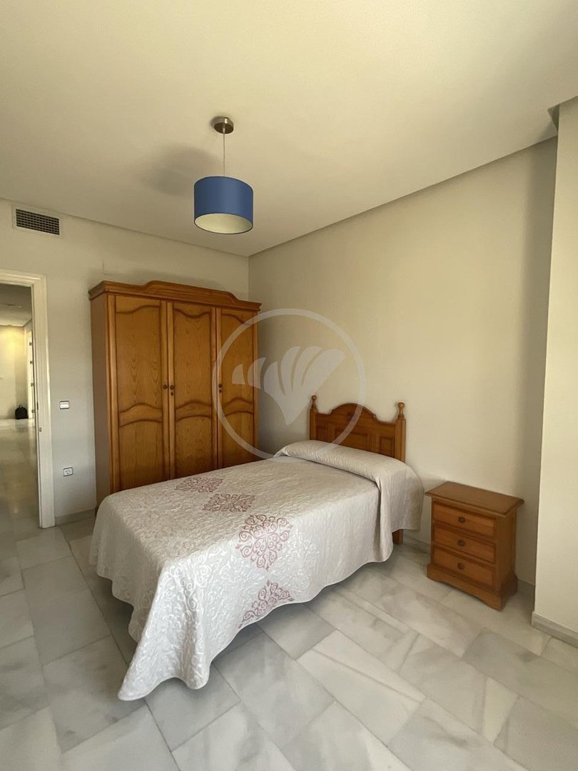 Piso de 100 m² en Linares