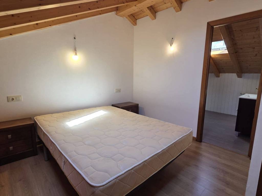 Casa de 180 m² en Teo