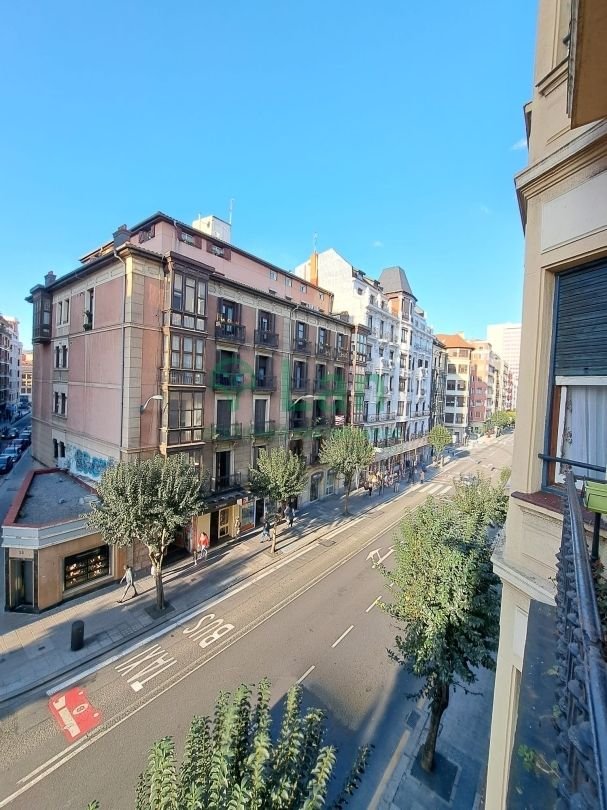 Flat 200 m² in Bilbao