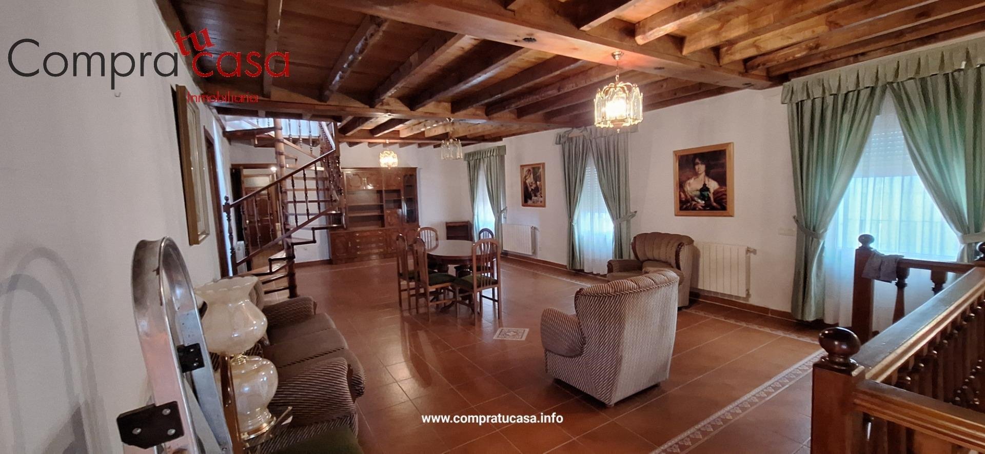 Casa de 561 m² a Espirdo