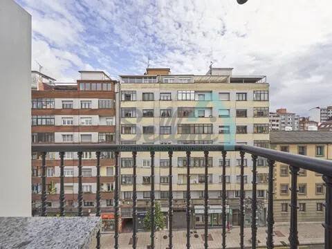 Piso de 48 m² en Oviedo