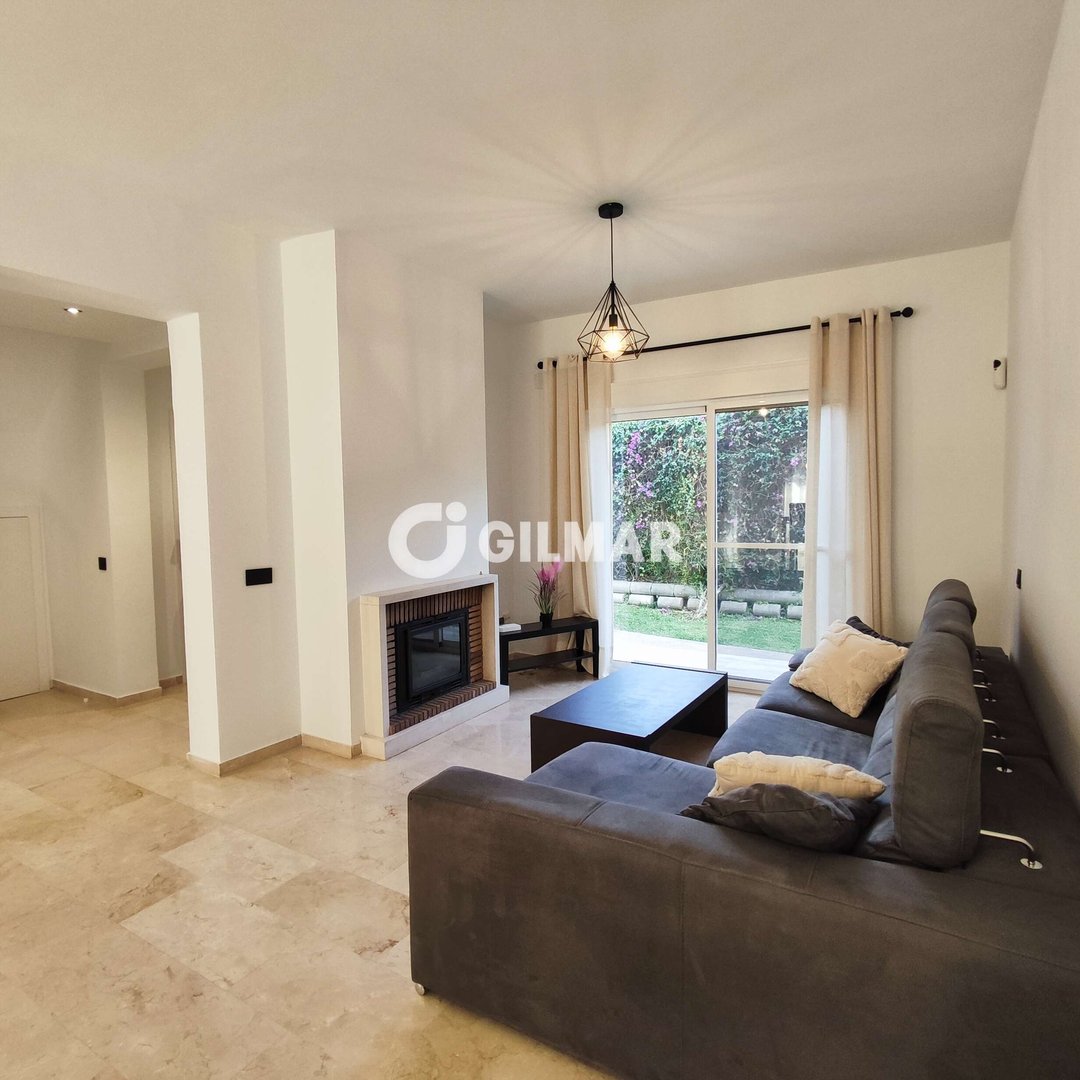 Casa de 220 m² en Estepona