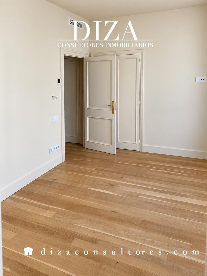 Wohnung 266 m² in Madrid