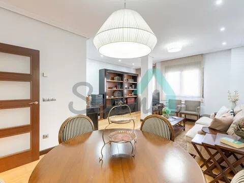 Pis de 92 m² a Oviedo
