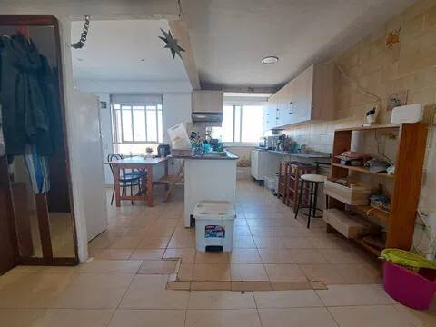 Zimmer 190 m², Valencia