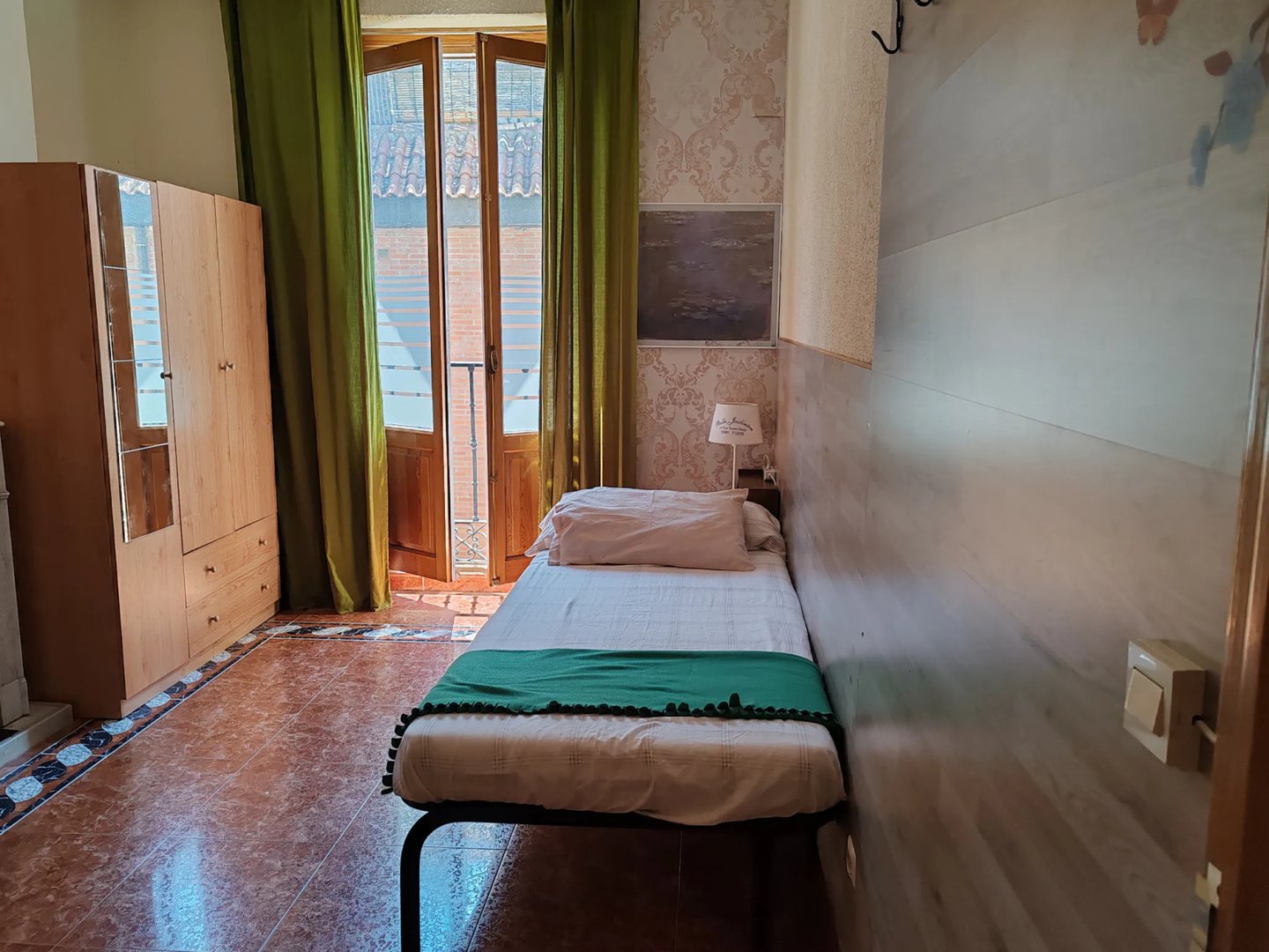 Room for rent, Madrid