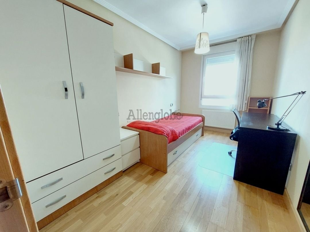 Piso de 58 m² en Oviedo