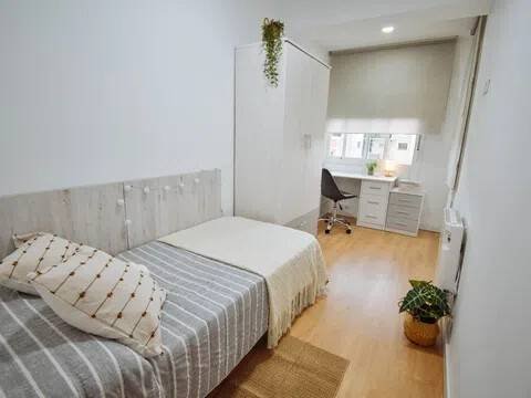 Habitación 140 m², Lérida