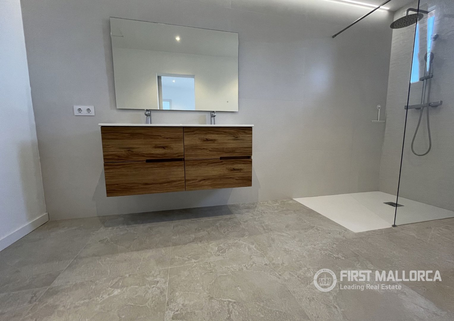 Pis de 280 m² a Lloret de Vistalegre