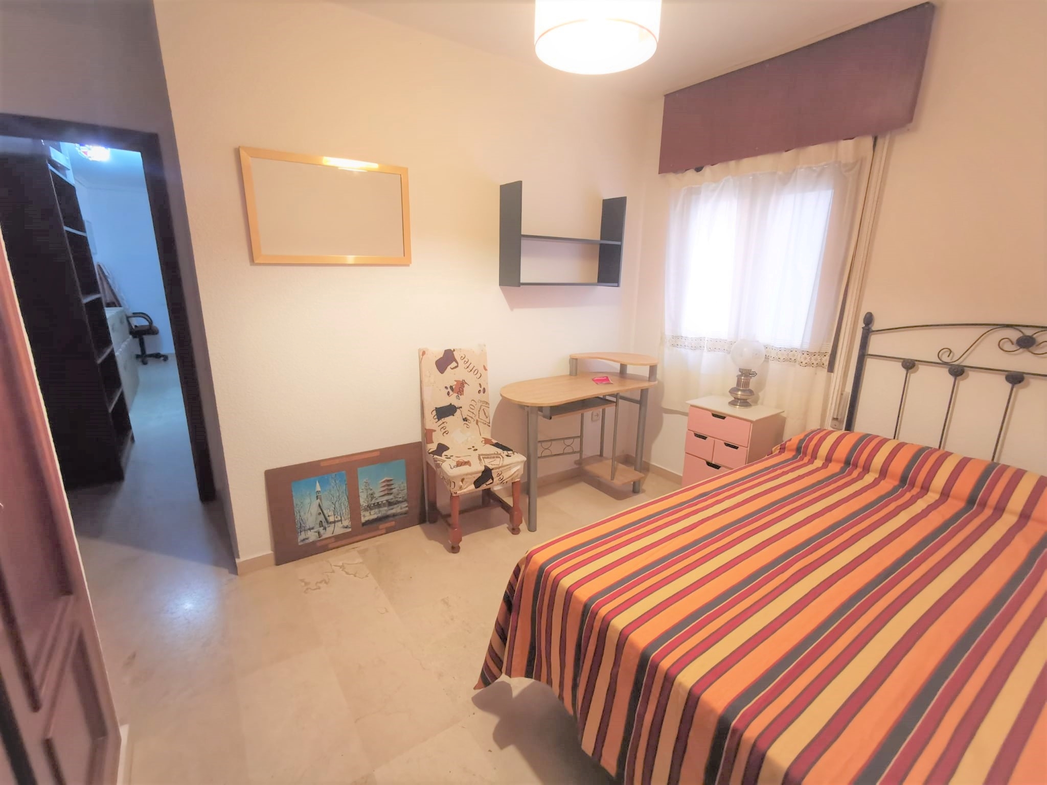 Habitación 100 m², Almería