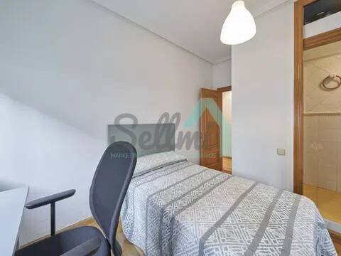 Piso de 106 m² en Oviedo