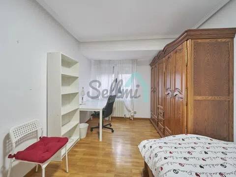 Wohnung 90 m² in Oviedo