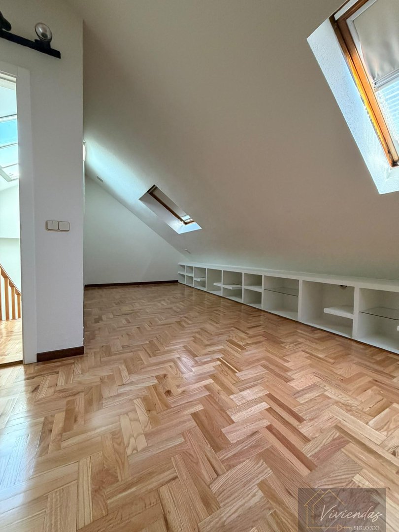 Casa de 380 m² a Pozuelo de Alarcón