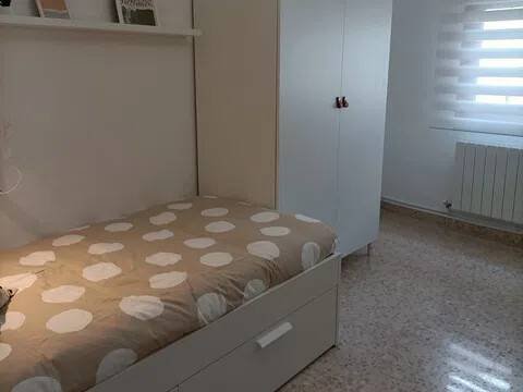 Habitación 240 m², La Almunia de Doña Godina