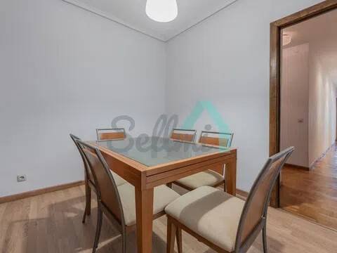 Piso de 153 m² en Oviedo