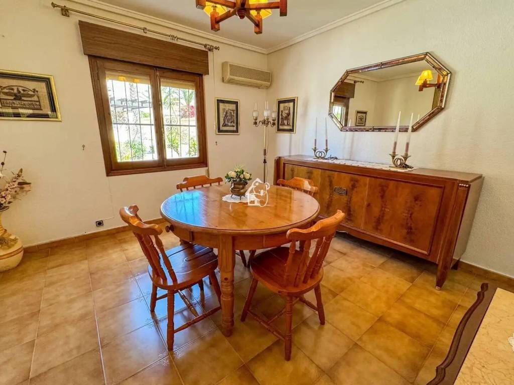 Casa de 1250 m² en Rojales