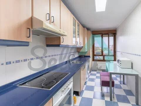 Piso de 77 m² en Oviedo