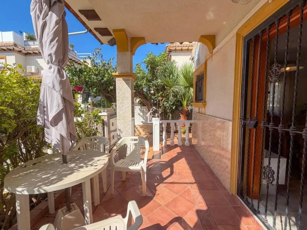 Casa de 100 m² a Oriola