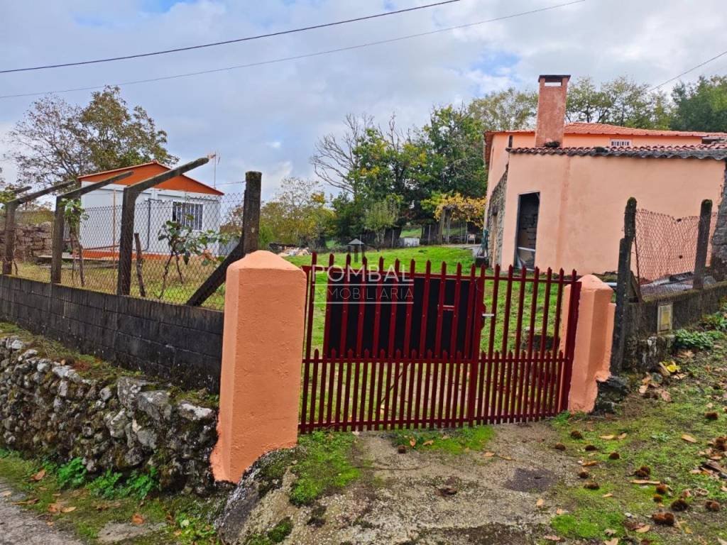 Casa de 97 m² en Parada de Sil
