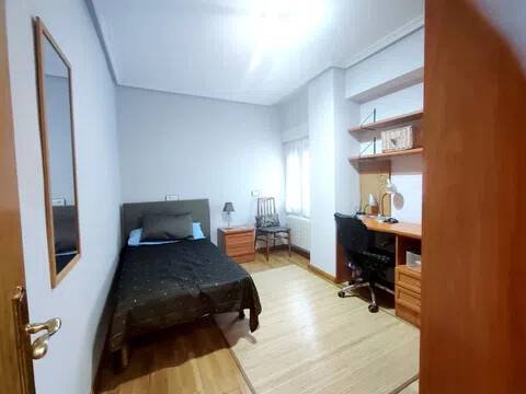 Piso de 120 m² en Oviedo