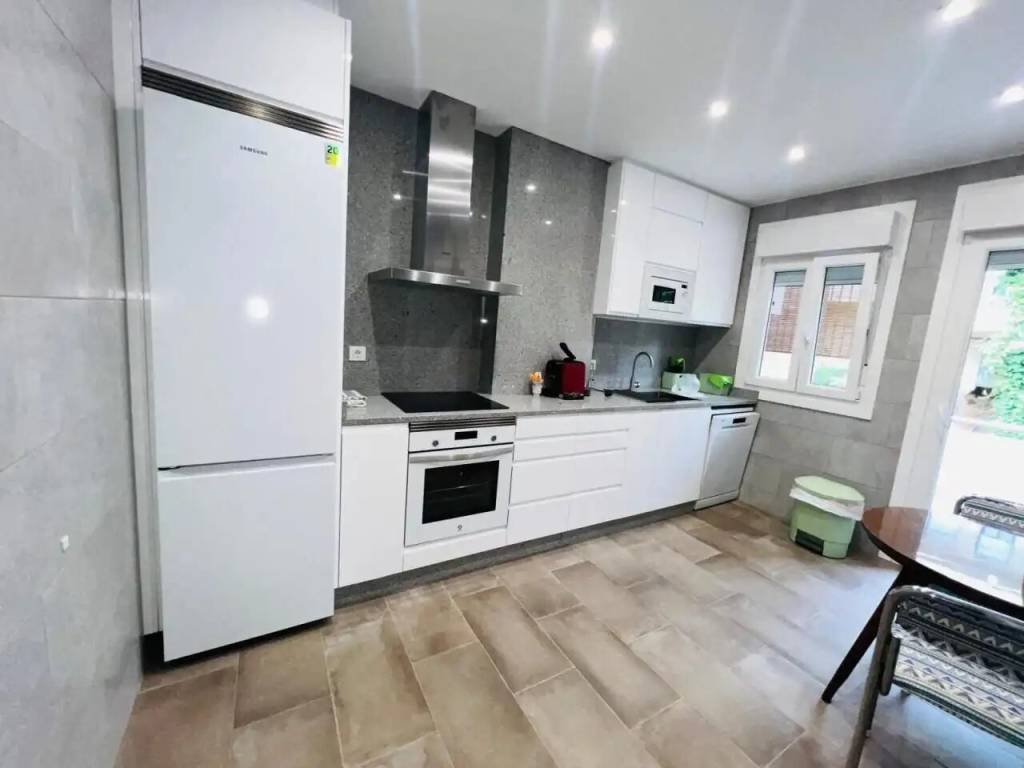Piso de 130 m² en Ourense