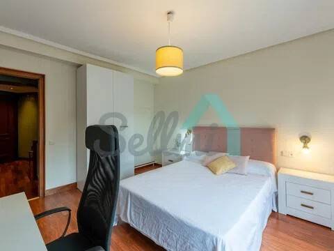 Piso de 122 m² en Oviedo