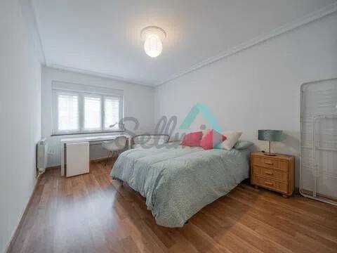 Piso de 96 m² en Oviedo