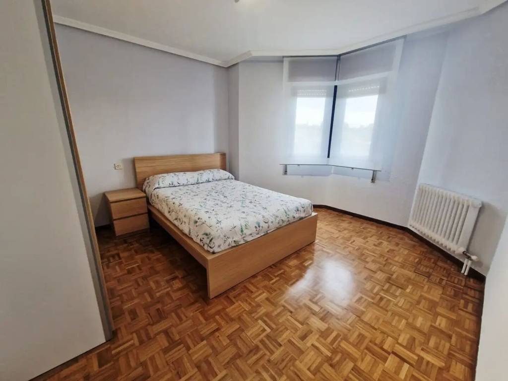 Piso de 85 m² en Castrillón