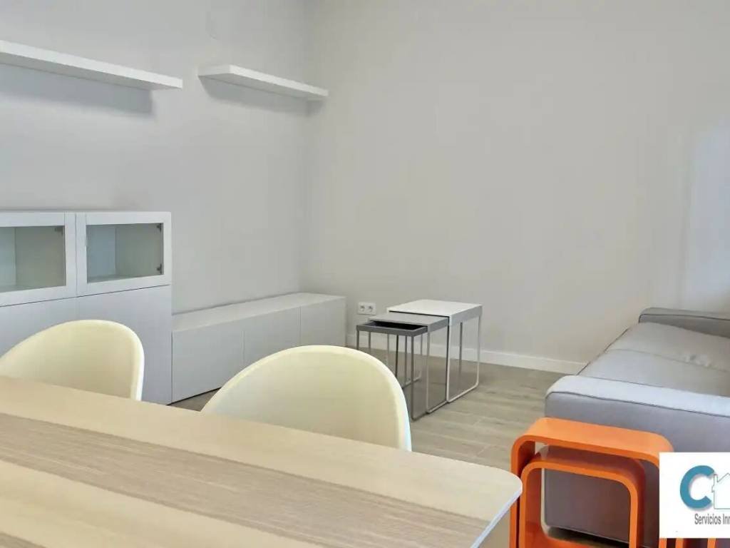 Piso de 80 m² en Pamplona