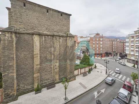 Pis de 82 m² a Oviedo