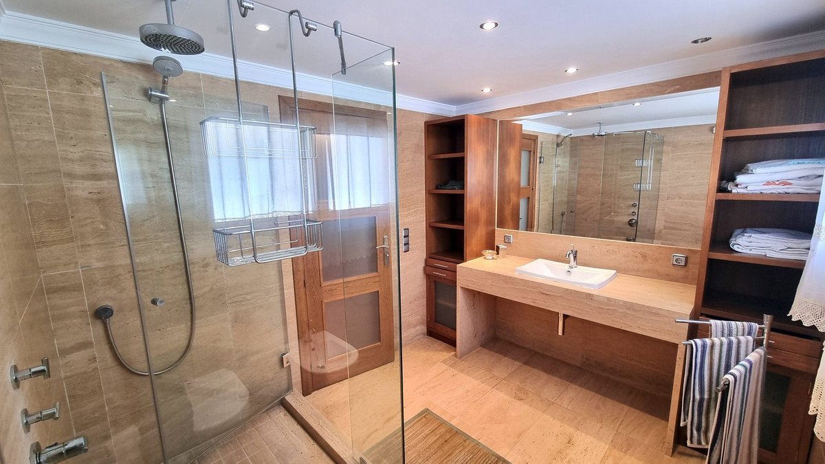 Casa de 593 m² en Luque