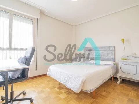 Wohnung 90 m² in Oviedo