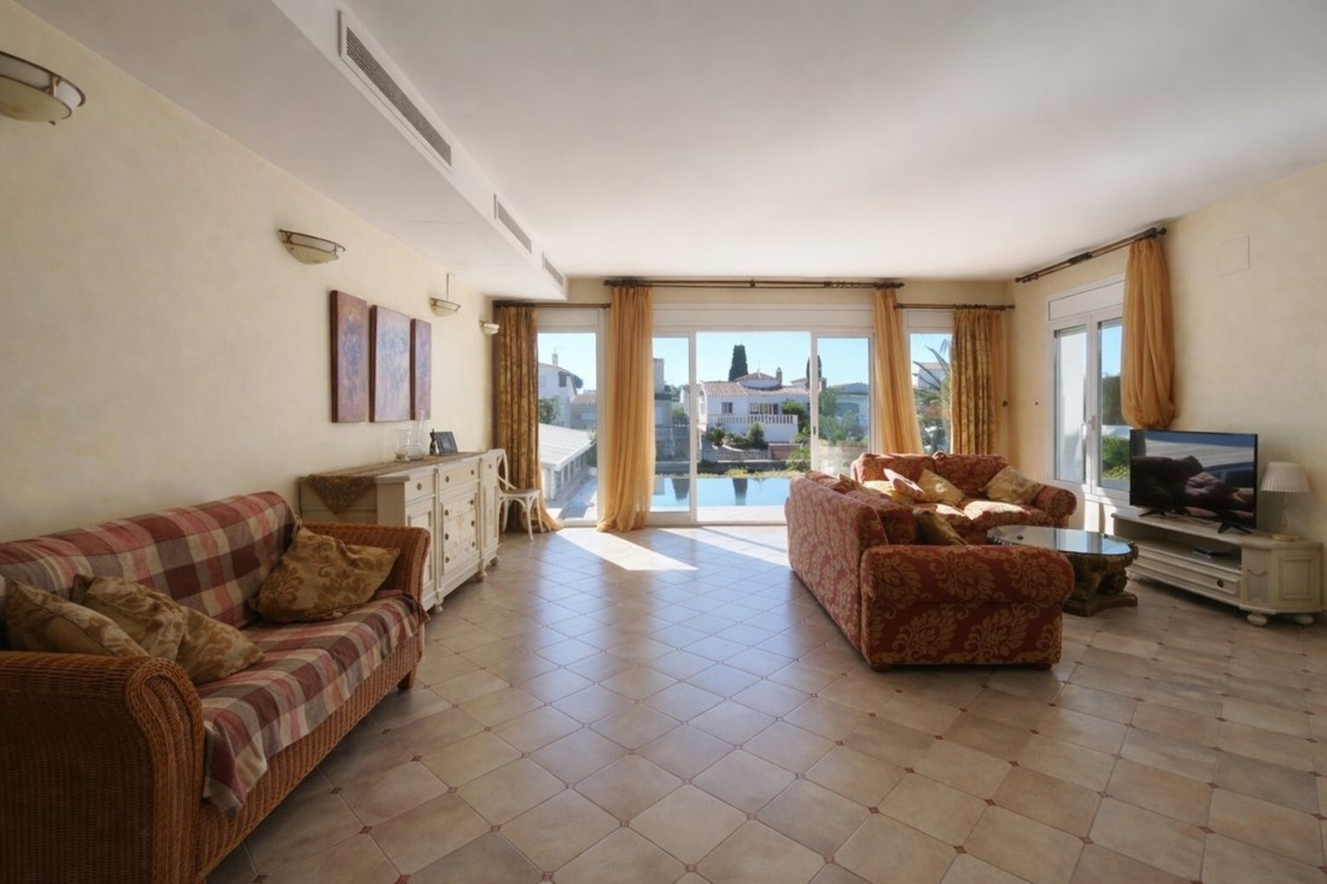 Piso de 397 m² en Castelló d'Empúries