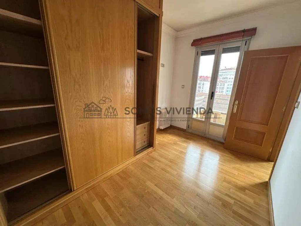 Pis de 81 m² a Ourense