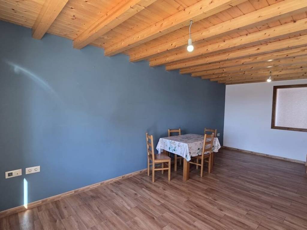 Casa de 180 m² en Teo