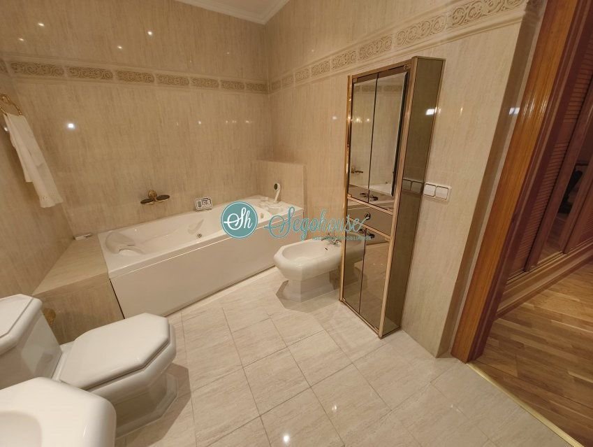 Piso de 200 m² en Segovia