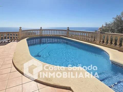 Casa de 240 m² en Benitachell