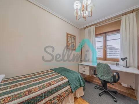Wohnung 101 m² in Oviedo