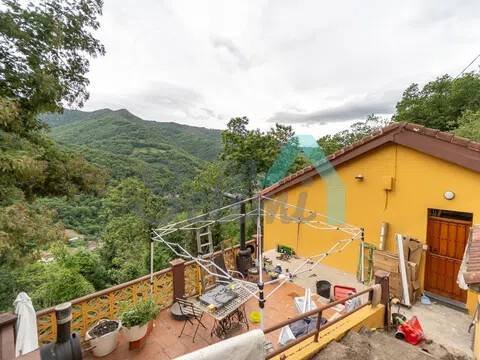 Casa de 100 m² en Mieres