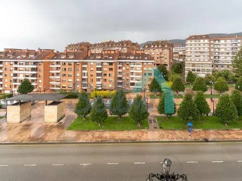Piso de 120 m² en Oviedo