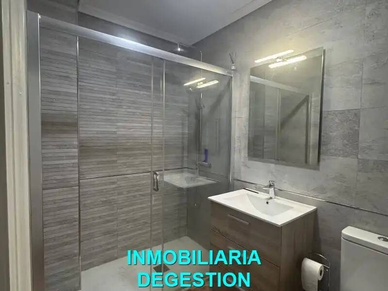 Piso de 190 m² en Linares