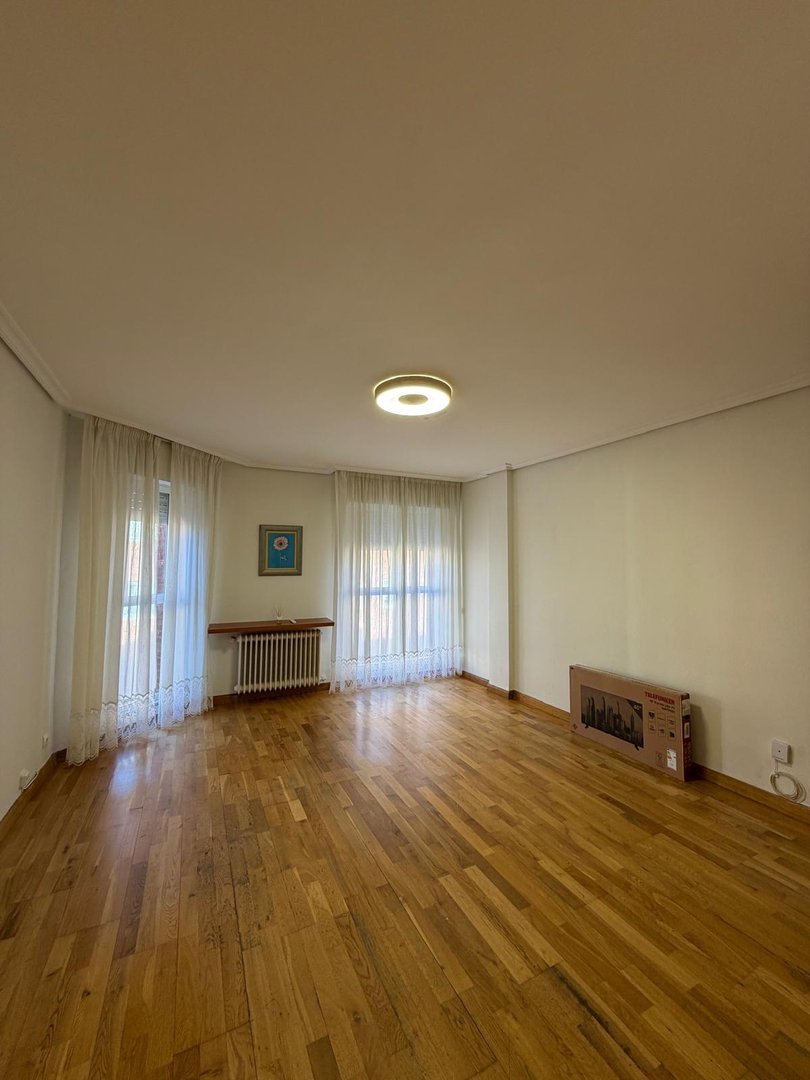 Piso de 86 m² en Toreno