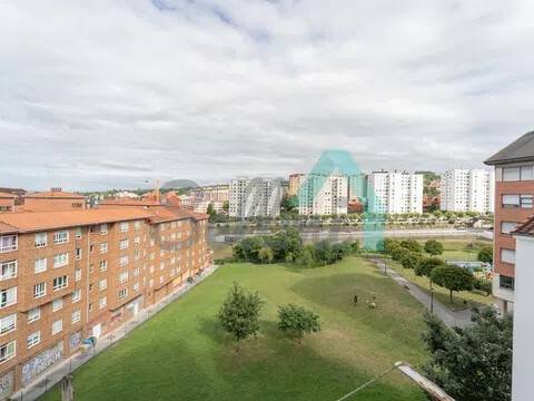 Pis de 104 m² a Oviedo