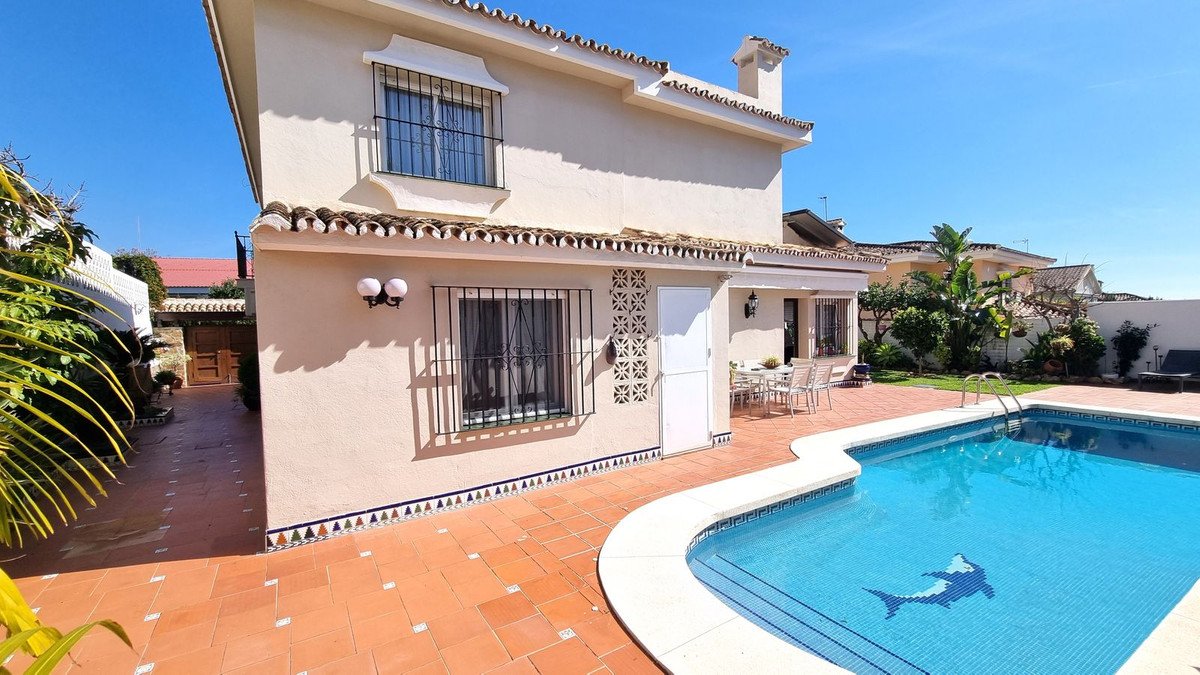 Casa de 593 m² en Luque