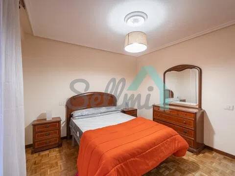 Piso de 105 m² en Oviedo