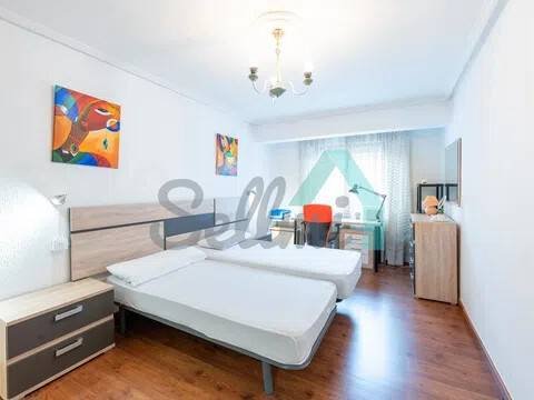 Pis de 127 m² a Oviedo