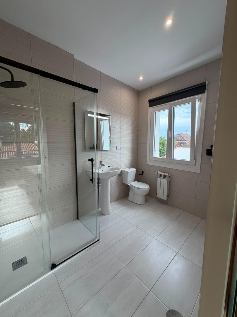 Casa de 328 m² en Gijón